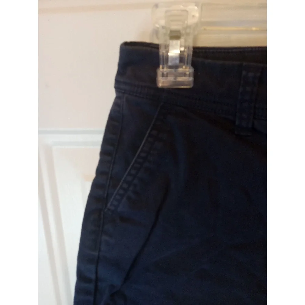 American Eagle Outfitters Midi Shorts Womens Size 00 Black‎ Chinos Rolled Hem